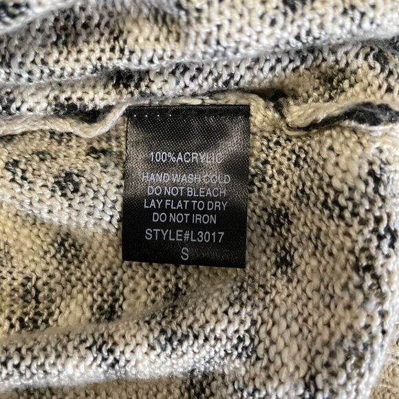 By Together Womens V-Neck Pullover Leopard Print Sweater Size Small - Picture 9 of 9